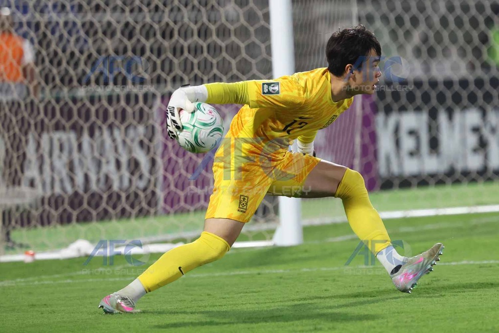 Thủ môn Hàn Quốc xin lỗi sau màn bắt luân lưu đáng quên trước U23 Việt Nam - 1 Thủ môn Hàn Quốc xin lỗi sau màn bắt luân lưu đáng quên trước U23 Việt Nam - 1