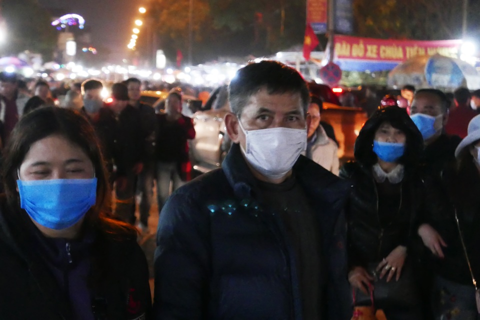 Hàng vạn người dự chợ Viềng trong nỗi lo dịch viêm phổi corona - 6