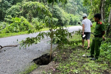 Lại xuất hiện hố sụt ở Bắc Kạn