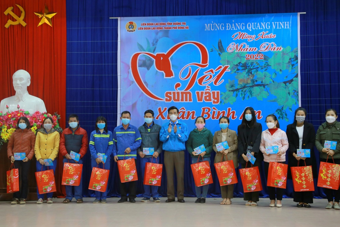 Doanh nghiệp xoay trở đủ cách để mọi lao động đều có Tết - 5 Doanh nghiệp xoay trở đủ cách để mọi lao động đều có Tết - 5