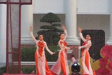 Bài vọng cổ Câu chuyện đầu năm.