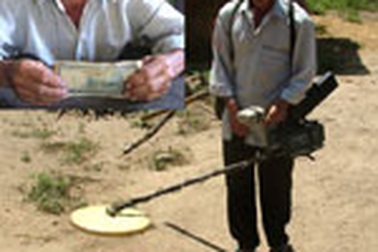 Chuyện của người tìm phế liệu trúng... đô-la