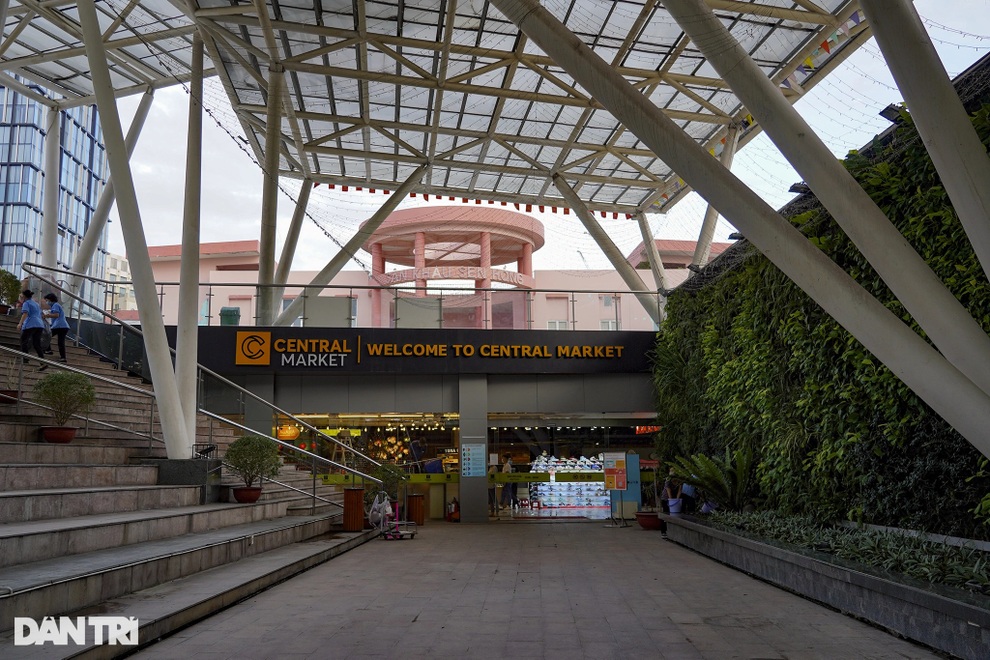 Chợ dưới lòng đất ở TPHCM đang dần lấy lại sức để hồi sinh - 7