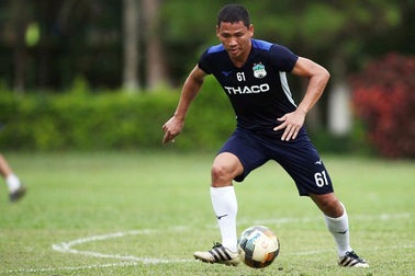 Tiền đạo Anh Đức thi đấu ở giải hạng Nhất mùa giải 2021