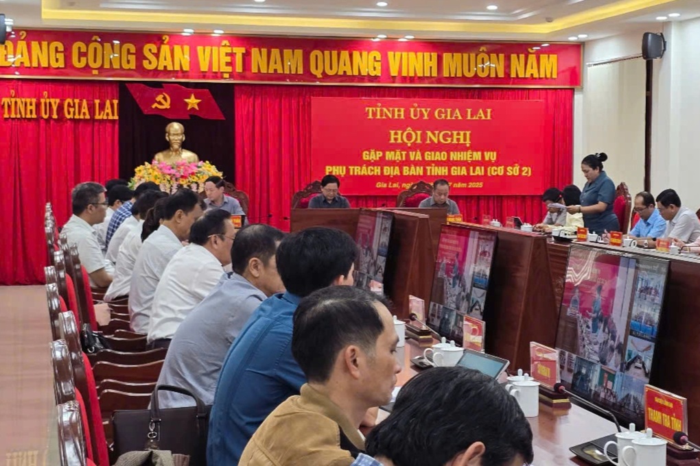 Ông Châu Ngọc Tuấn, Phó Bí thư Tỉnh ủy Gia Lai được giao phụ trách cơ sở 2 - 3 Ông Châu Ngọc Tuấn, Phó Bí thư Tỉnh ủy Gia Lai được giao phụ trách cơ sở 2 - 3