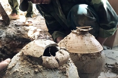 Tìm thấy hơn 300 bộ hài cốt cùng di vật trong 9 hầm mộ