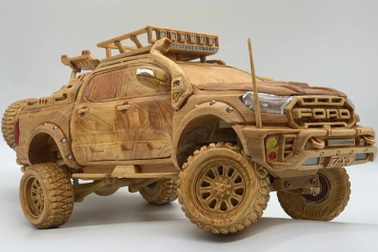 Ô tô gỗ của thợ Việt xuất ngoại với giá hàng chục triệu đồng