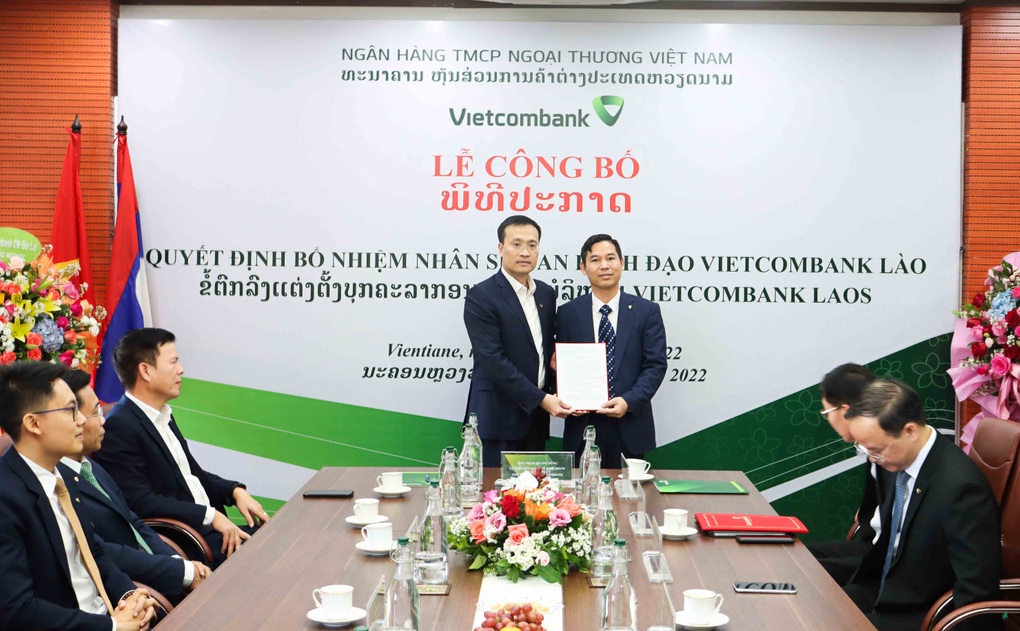 Vietcombank công bố quyết định về nhân sự ban lãnh đạo VCB Lào - 2 Vietcombank công bố quyết định về nhân sự ban lãnh đạo VCB Lào - 2