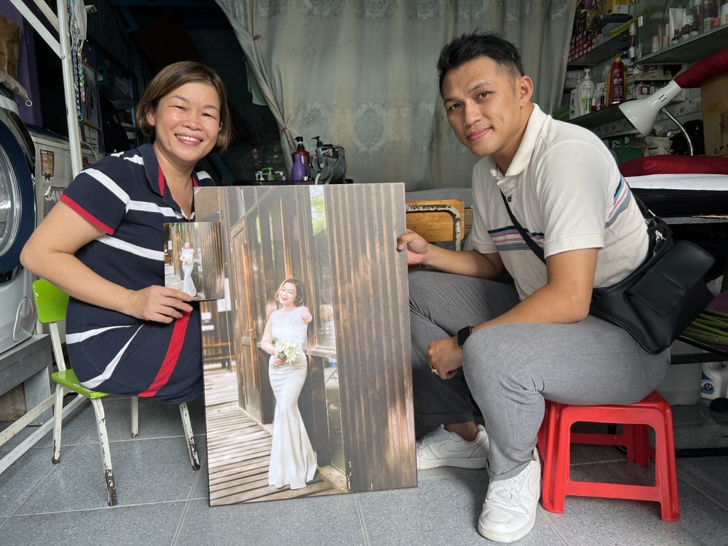 Người phụ nữ một tay hóa nàng thơ: Tôi cũng đẹp thế sao? - 4 Người phụ nữ một tay hóa nàng thơ: Tôi cũng đẹp thế sao? - 4