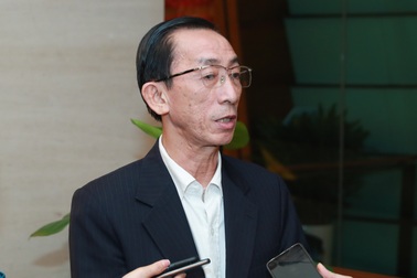 Giá xăng kỷ lục, hàng hóa "té nước theo giá xăng", đại biểu lo lắng