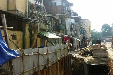 Bài 7: Dự án thoát nước chậm tiến độ do nhà thầu yếu và ì ạch giải phóng mặt bằng