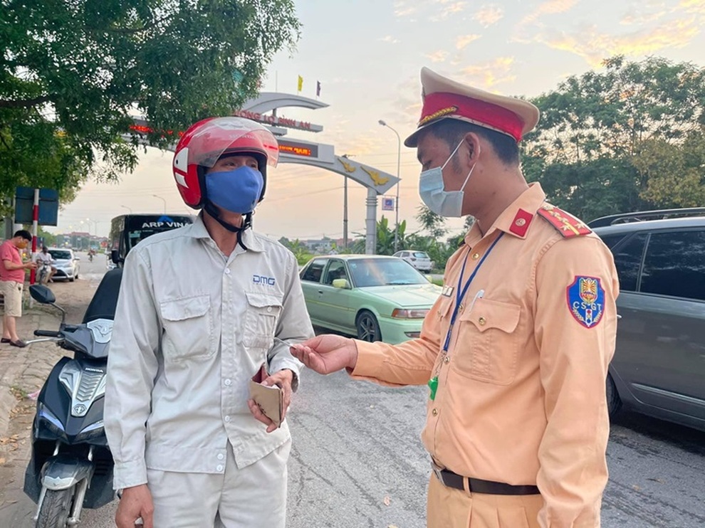 Từ đêm nay, công dân các tỉnh bị hạn chế đi vào Vĩnh Phúc - 1 Từ đêm nay, công dân các tỉnh bị hạn chế đi vào Vĩnh Phúc - 1