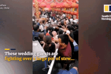 Phong tục lạ tranh cướp đồ ăn trong đám cưới và nỗi sợ của cô dâu chú rể