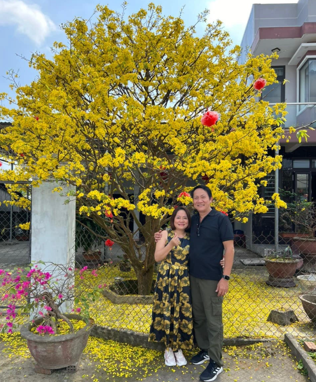 Xuân Hinh, Vân Dung và loạt sao Việt chúc Tết độc giả Dân trí - 4 Xuân Hinh, Vân Dung và loạt sao Việt chúc Tết độc giả Dân trí - 4