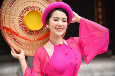 Á quân Sao Mai Phạm Thùy Dung ra mắt "Duyên hẹn hội Lim"