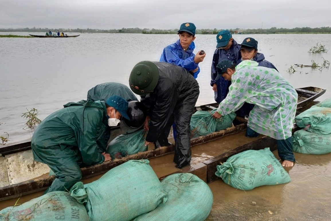 Các hồ thủy điện ở Thừa Thiên Huế xả lũ, nước sông dâng cao trên báo động 1 - 6 Các hồ thủy điện ở Thừa Thiên Huế xả lũ, nước sông dâng cao trên báo động 1 - 6