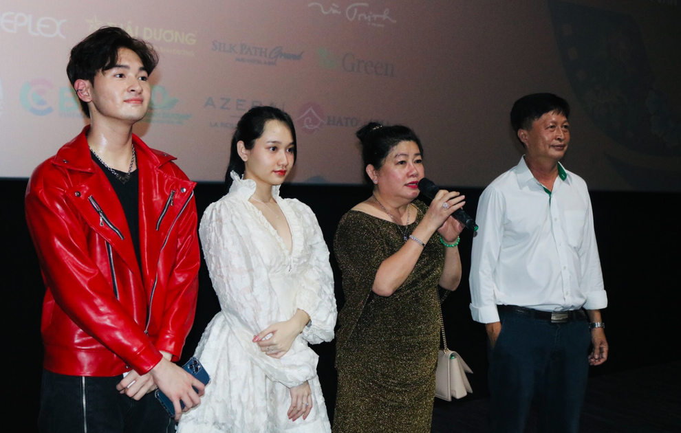 Ngốc ơi tuổi 17 lỗ 22 tỷ, vẫn đặt cược tại Liên hoan phim Việt Nam - 2 Ngốc ơi tuổi 17 lỗ 22 tỷ, vẫn đặt cược tại Liên hoan phim Việt Nam - 2