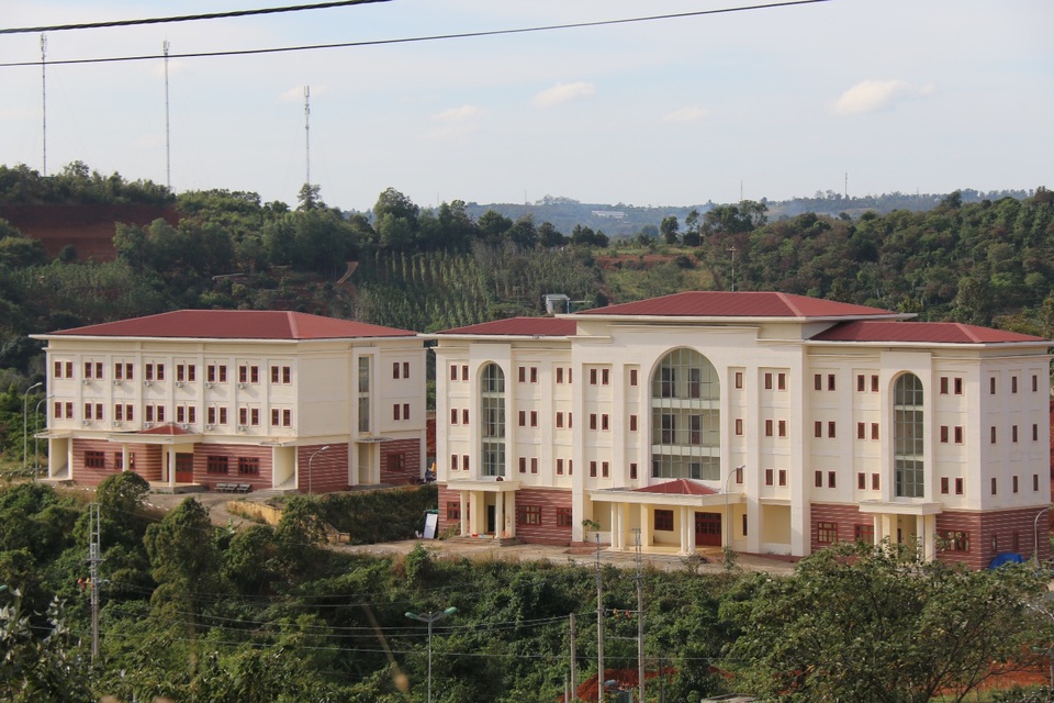 Trung tâm dạy nghề 40 tỷ đồng, chưa bàn giao đã như bỏ hoang - 2