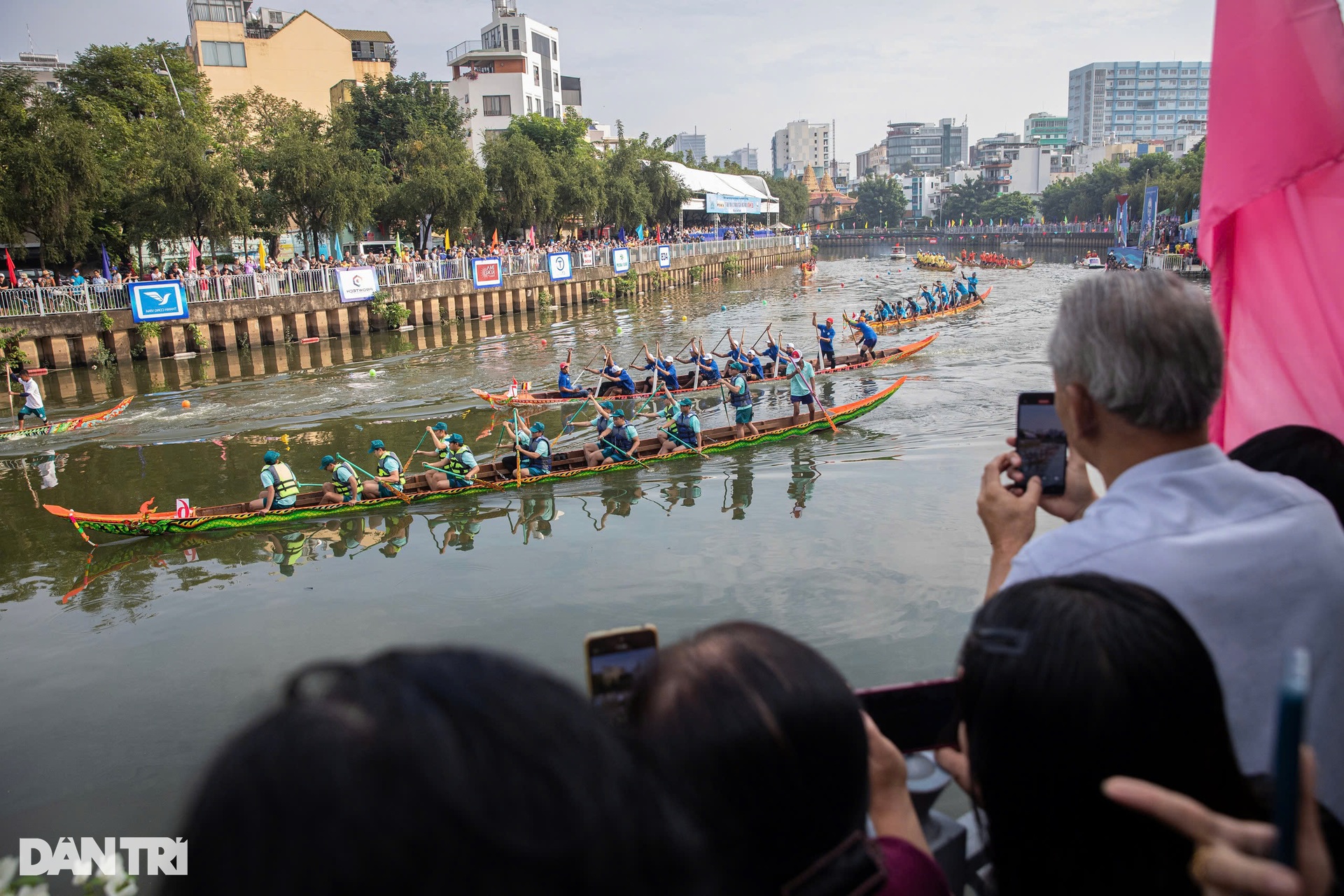 Sôi nổi giải đua ghe ngo trên kênh Nhiêu Lộc - Thị Nghè - 11 Sôi nổi giải đua ghe ngo trên kênh Nhiêu Lộc - Thị Nghè - 11