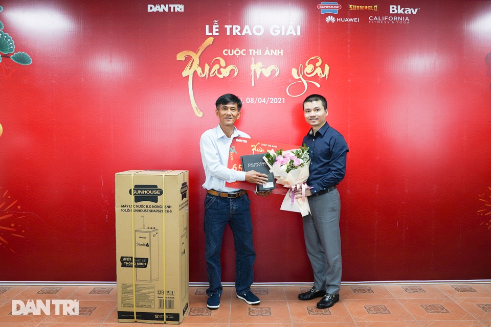 Báo Dân trí trao giải cuộc thi ảnh Xuân tin yêu - 2