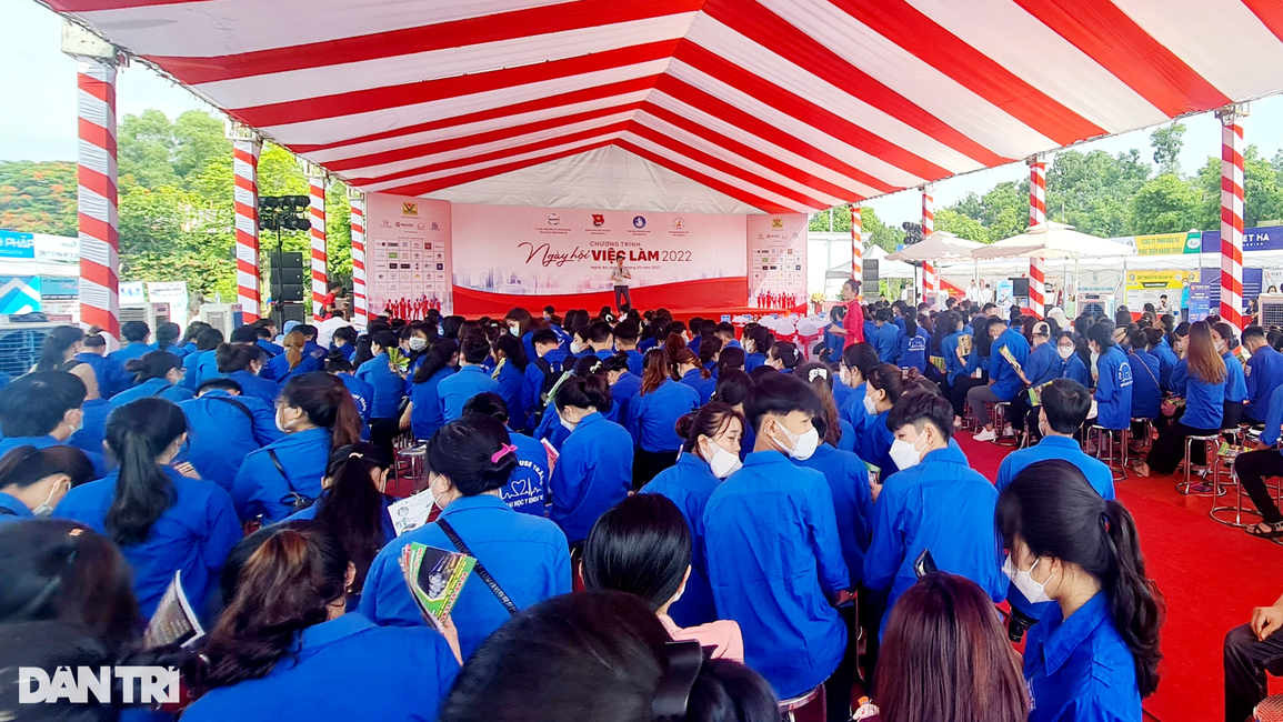 Mong tìm được việc làm, không đặt nặng về lương - 1 Mong tìm được việc làm, không đặt nặng về lương - 1