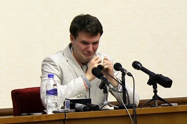 Bạn cùng phòng tiết lộ thời điểm nam sinh Mỹ bị Triều Tiên bắt giữ