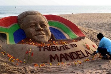 Thế giới tưởng niệm huyền thoại Nelson Mandela