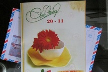 Chiếc phong bì và sự “bấu víu” của phụ huynh