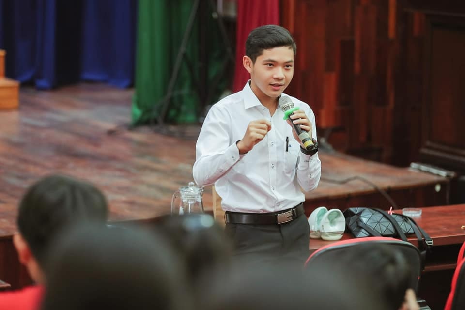 Vượt qua ngàn người, cậu học trò 15 tuổi giành suất đến Mỹ - 3 Vượt qua ngàn người, cậu học trò 15 tuổi giành suất đến Mỹ - 3