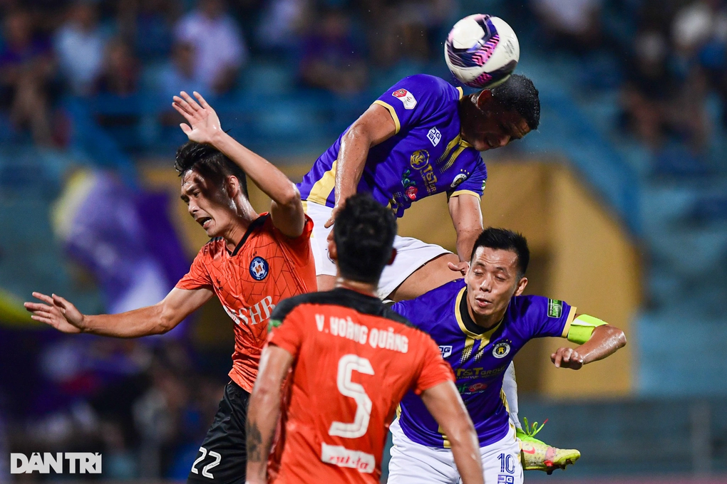 Văn Quyết, Hùng Dũng lập công, CLB Hà Nội đòi lại ngôi đầu V-League - 4