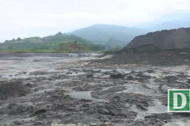 Vỡ đập hồ chứa ở Lào Cai, 45.000 m3 bùn chứa axit tràn vào khu dân cư