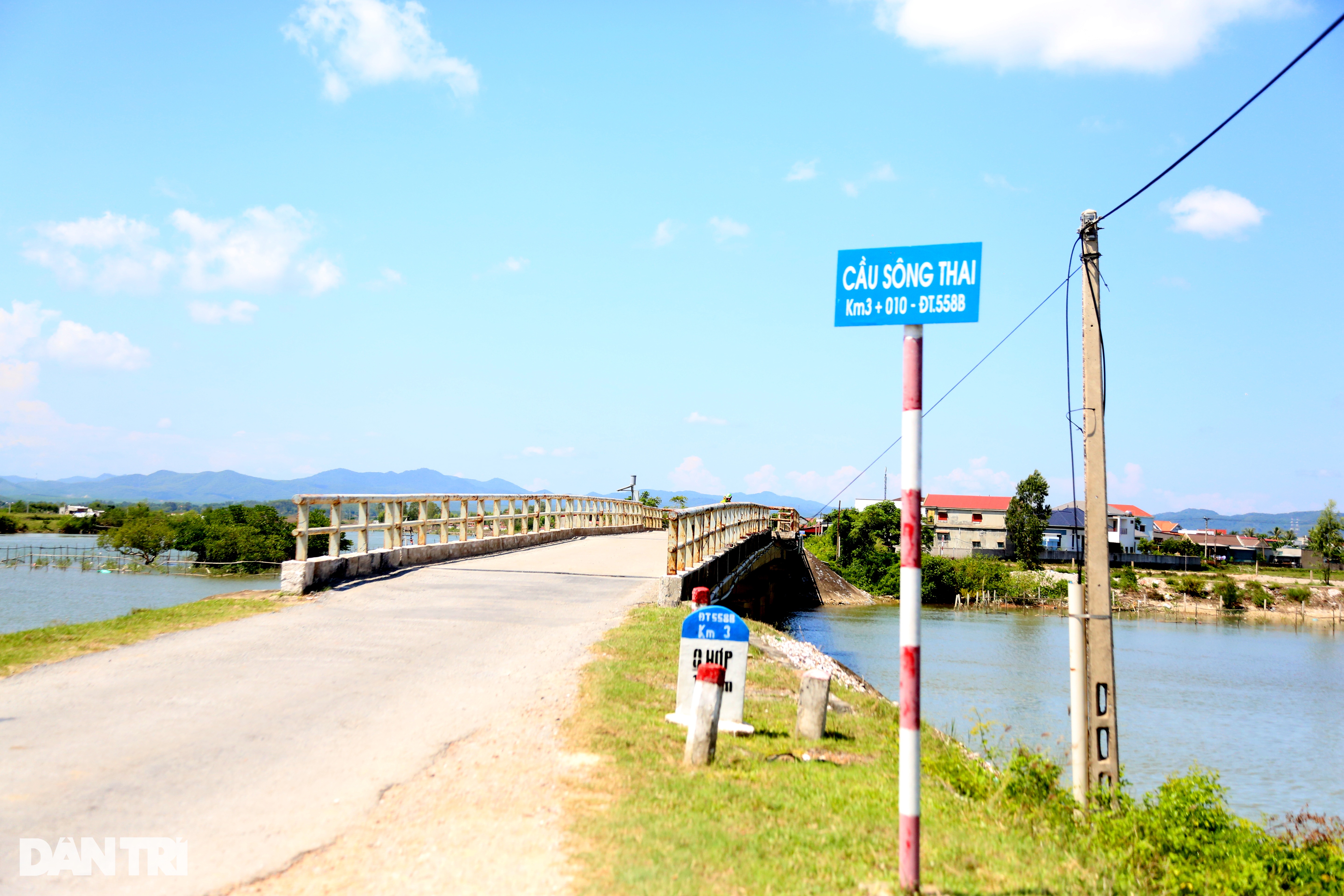 View - Cảnh báo nguy cơ sập cầu Sông Thai 28 năm tuổi | Báo Dân trí