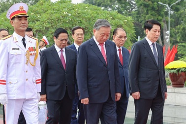 Lãnh đạo Đảng, Nhà nước vào Lăng viếng Bác, dâng hương các Anh hùng liệt sĩ