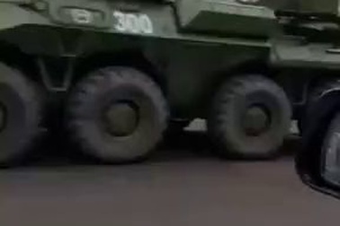 Thiết bị quân sự Nga đổ dồn về biên giới với Ukraine (1)