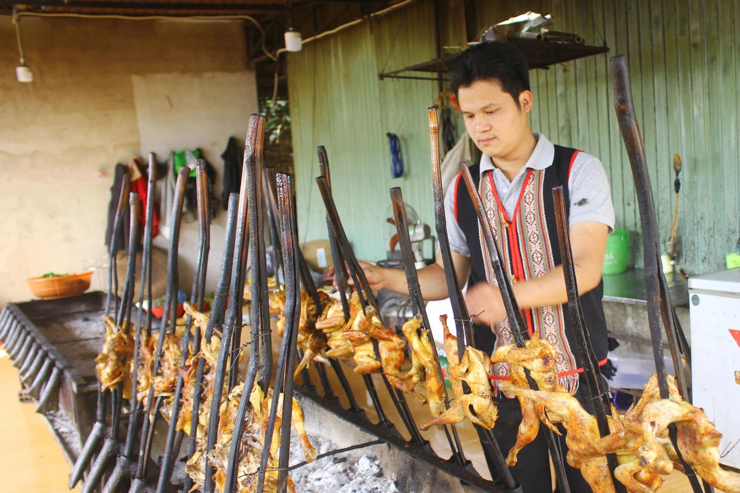 Gà nướng sa lửa, cơm lam, chuyện từ nương rẫy thành ẩm thực Tây Nguyên - 4 Gà nướng sa lửa, cơm lam, chuyện từ nương rẫy thành ẩm thực Tây Nguyên - 4