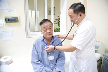 Chăm đi viện, người đàn ông phát hiện khối u phổi từ rất sớm