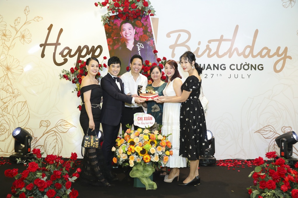 Quang Hà nói về mối quan hệ với quản lý gắn bó 25 năm - 3 Quang Hà nói về mối quan hệ với quản lý gắn bó 25 năm - 3