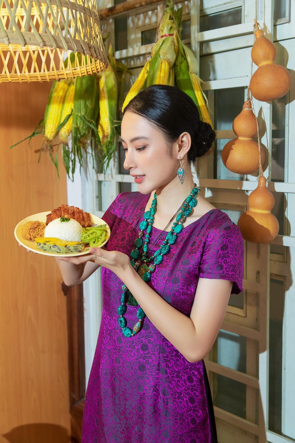 Angela Phương Trinh tuyên bố buông bỏ dục vọng của quá khứ - 4 Angela Phương Trinh tuyên bố buông bỏ dục vọng của quá khứ - 4