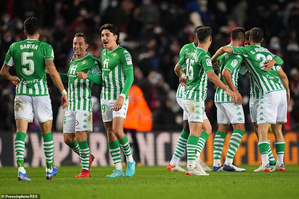 Real Madrid giành 3 điểm trước Sociedad, Barcelona gục ngã dưới tay Betis - 6 Real Madrid giành 3 điểm trước Sociedad, Barcelona gục ngã dưới tay Betis - 6