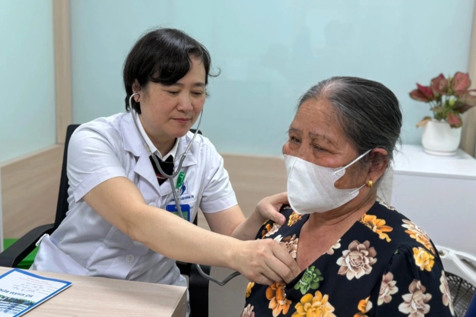 Hà Nội thí điểm AI phát hiện sớm ung thư, dùng thiết bị bay vận chuyển máu - 4