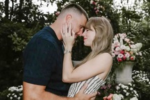 Nữ ca sĩ Taylor Swift nhận lời cầu hôn của bạn trai