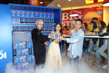 Pepsi Muối ra mắt hoành tráng khiến người hâm mộ ví như "iPhone" của làng nước giải khát