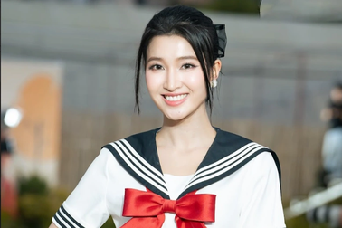 Á hậu Phương Nhi hóa nữ sinh, Bảo Ngọc diễn vedette cho NTK Hà Thanh Việt