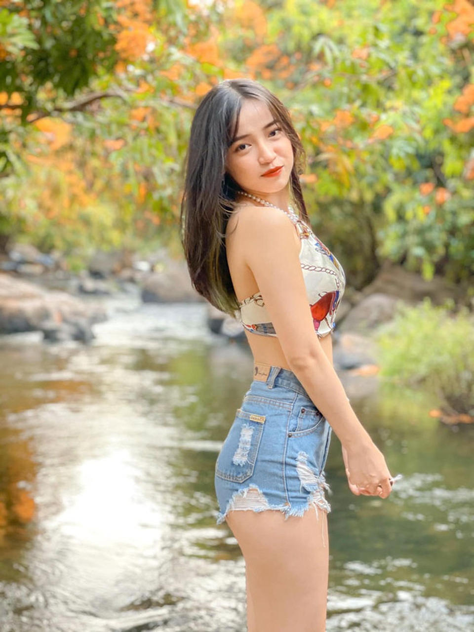 Bị cười cợt vì kém xinh, cô gái lột xác khiến bao người sửng sốt - 10 Bị cười cợt vì kém xinh, cô gái lột xác khiến bao người sửng sốt - 10