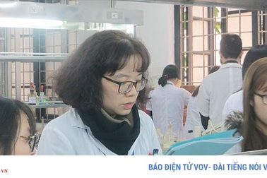 Nhà khoa học trẻ từ chối lương hàng ngàn đô la trở về nước làm việc