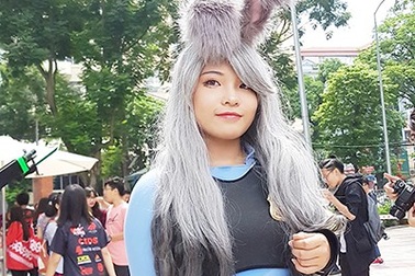 Cosplay Hà thành khoe khả năng chịu nóng đáng nể