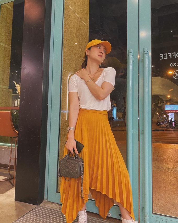Bí quyết diện chân váy siêu xinh như các mỹ nhân Việt - Ảnh 4. Bí quyết diện chân váy siêu xinh như các mỹ nhân Việt - Ảnh 4.