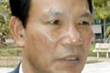 “Cán bộ địa phương bán đất công như bán mớ rau”