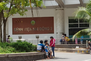 Bé gái nhập viện cấp cứu vì bác sĩ kê toa… nhầm thuốc