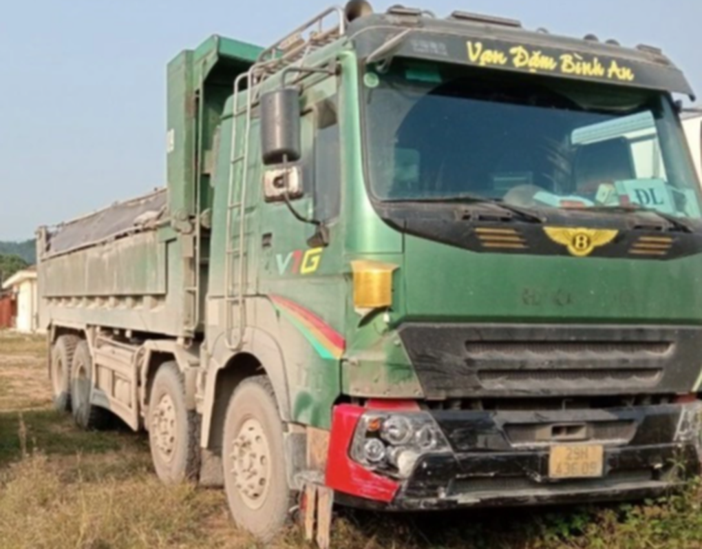 Cảnh sát đu bám ca bin xe tải 10km bắt tài xế dương tính với ma túy - 1 Cảnh sát đu bám ca bin xe tải 10km bắt tài xế dương tính với ma túy - 1